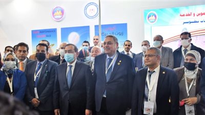 وزير البترول يتفقد جناح «مصر للبترول » بـ«ايجبس 2022» ويشيد بمنتجات الشركة