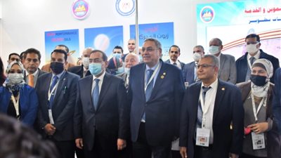 ألبوم صور.. جناح «مصر للبترول» يستقبل قيادات البترول خلال «ايجبس 2022»