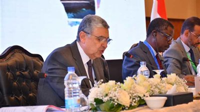 شاكر يلقي كلمة بإفتتاح اجتماعات اللجنة الفنية للاتحاد الإفريقي للنقل والطاقة والسياحة