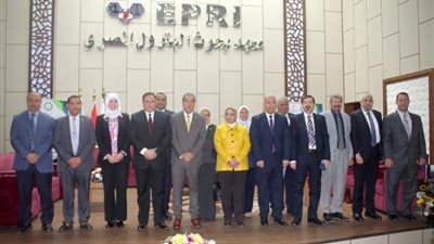 بالتعاون مع 