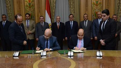 صور| وزيرا الإنتاج الحربي والبترول يشهدان توقيع بروتوكول تعاون مع «إيجاس» لتصنيع عدادات الغاز