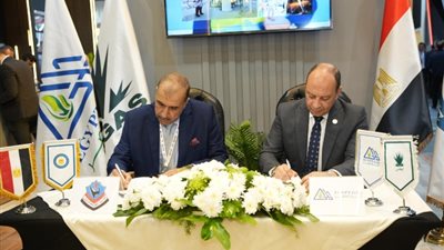 «غاز مصر»توقع مع «أسيوط للتكرير»توقع عقد توريد محطة تخفيض الضغط والقياس الرئيسية للوحدات الإنتاجية