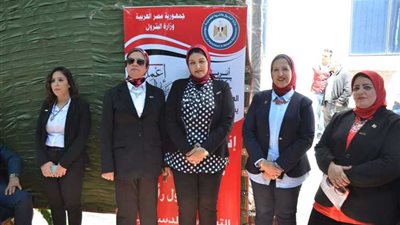بالصور.. سيدات «أنربك» ضمن حملة «كن إيجابي» لدعم المشاركة في الإستفتاء علي التعديلات الدستورية