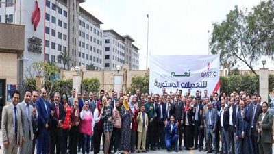 بالصور.. العاملون بـ«غازتك» يواصلون التصويت بكثافة فى ثانى أيام الإستفتاء على التعديلات الدستورية