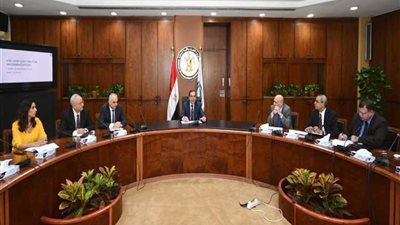 وزير البترول يترأس اجتماع فريق عمل برنامج تنمية الموارد البشرية بتطوير وتحديث القطاع