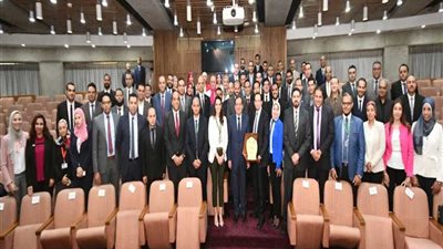 الملا يلتقي الدفعة الأولى من شباب برنامج المسار السريع لتأهيل القيادات بقطاع البترول