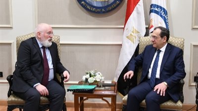 وزير البترول يستقبل المفوض الأوروبى للعمل المناخى