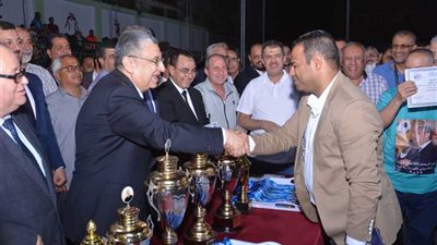 وزير الكهرباء يكرم الصحفيان صلاح زلط ومحمد صلاح