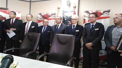 بالصور.. توقيع عقدين لتطوير وإعادة تأهيل محطتي العطف وسيدى كرير