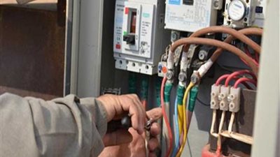 بعد انتهاء مهلة توصيل الكهرباء لـ«المخالفين».. هل ينقذ قانون التصالح مليون و400 ألف مواطن من الحبس والغرامة؟