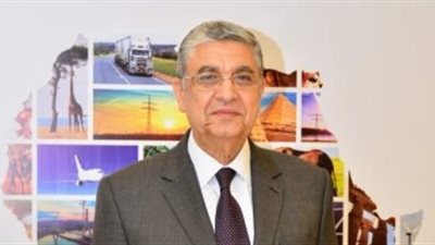 وزير الكهرباء يبحث مع ممثلين وقيادات شركات طاقة متجددة خاصة التعاون بين الطرفين