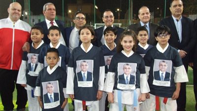 مكافاة ألف جنيه لكل منهم..عرض 