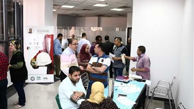 العاملون بـ«غازتك» يشاركون بكثافة في مبادرة «البترول» للتبرع بالدم
