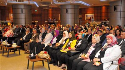 «سيدات الشركة.. أيقونة النجاح».. احتفالية لتكريم الأم المثالية بـ«بتروجت»| صور