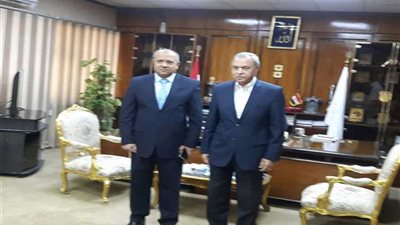 «أبو ورده» يمهل قيادات قطاع كهرباء «قنا» 15 يوم لتحسين معدلات الآداء