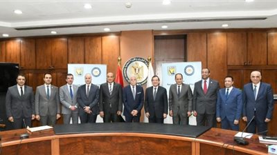 بروتوكول تعاون لتحويل سيارات مدينة شرم الشيخ للعمل بالغاز