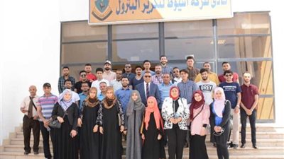 صور.. وفد من الطلاب العرب يتفقد شركة أسيوط لتكرير البترول