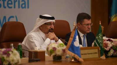 وزيرا الطاقة بالسعودية وروسيا يناقشا مستويات الإنتاج الحالية