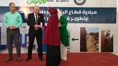 تحت رعاية الملا.. نائل درويش يسلم عقود 50 منزلاً للمتضررين من السيول بأسوان