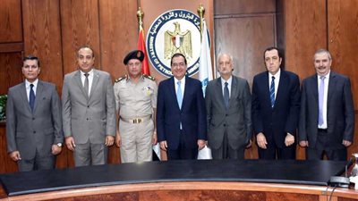 توقيع عقد اتفاق بين البترول وجهاز الخدمة الوطنية لتموين وتحويل السيارات للعمل بالوقود المزدوج