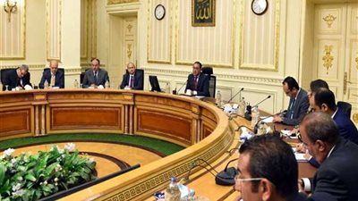 تفاصيل خطة الدولة للإستغناء عن مركبات السولار وصناعة «ميكروباص» و«مينى باص» يعمل بالغاز