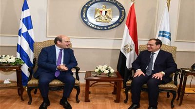 الملا يلتقي وزير الطاقة اليوناني ويستعرض فرص الإستثمار المتاحة في قطاع البترول