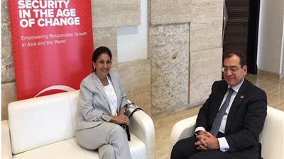 الملا يلتقي وزيرة الطاقة الأردنية ورؤساء «مبادلة» و«سنام» ونائب رئيس «ihs market»