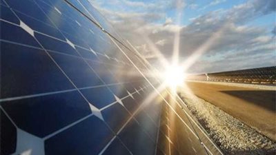 أبوظبي تستهدف إنتاج 50% من الطاقة المتجددة بحلول 2050