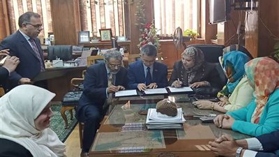 «نقل الكهرباء» توقع عقد إنشاء محطة محولات الحوامدية