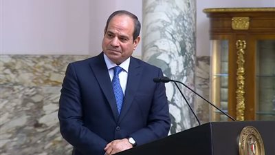 السيسي: لتر البنزين وصل 40 جنيه بالخارج.. للمرة التالتة نأجل زيادة الكهرباء علشان ما نحملش على الناس