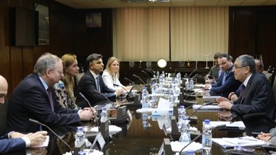 وزير الكهرباء يستقبل مفوضة الطاقة الأوروبية لدعم وتعزيز التعاون