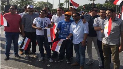 صور| مسيرة حاشدة للعاملين بـ«تنمية للبترول» لدعم وتأييد الرئيس السيسى
