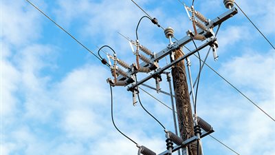 عودة التيار الكهربائي لمدينة كوم امبو بالكامل