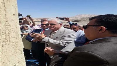 للمرة الأولى..القناة للكهرباء تنتهى من اطلاق التيار ل13 وادى وقرية بجنوب سيناء