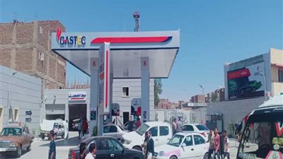 بدء التشغيل التجريبى لأول محطة تموين السيارات بالغاز الطبيعى بقنا