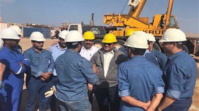 تنفيذا لتعليمات وزير البترول..رئيس بتروأمير يتفقد حقول الشركة