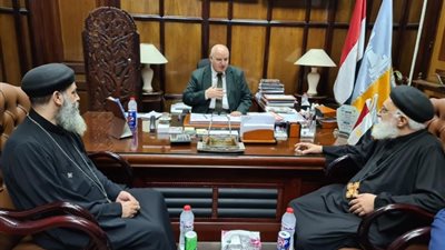 وفد من الكنيسة الأرثوذكسية يهنئ 