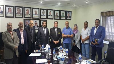 بالصور.. «القاهرة للتكرير» توقع العقد الثلاثى لانشاء طريق ترعة التوفيقية