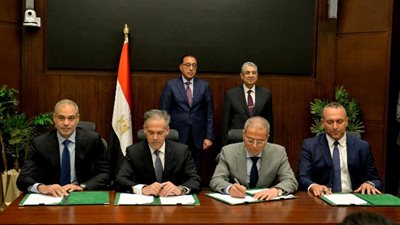 رئيس الوزراء يشهد مراسم توقيع اتفاقيتي تعاون لدعم جهود إزالة الكربون من قطاع الطاقة بمصر