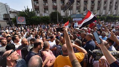 بقيادة عفيفى..مسيرة حاشدة للعاملين بشمال القاهرة للكهرباء