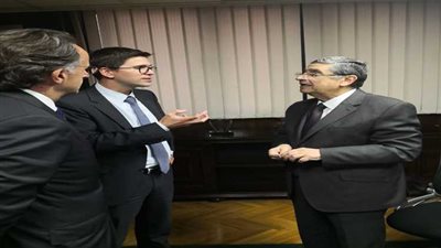 وزير الكهرباء يلتقى بوفد بنك التعمير الألمانى