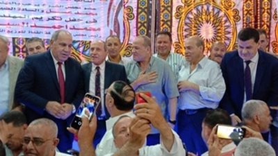 إحتفالية لتكريم رئيس القناة للكهرباء السابق بمسقط رأسه بالدقهلية