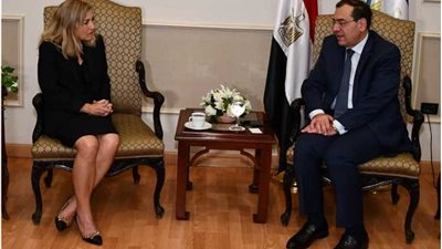الملا يستعرض الفرص الاستثمارية المتاحة فى البترول والغاز مع سفيرة النرويج