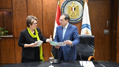 وزير البترول يلتقى رئيسة المؤسسة الملكية الكندية لسك العملة