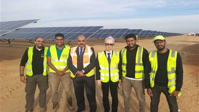 خاص | سفير اليابان بالقاهرة يزور مجمع بنبان الشمسى بأسوان