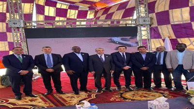 الجمل وفتحى يستقبلون الرئيس السنغالى ورئيس الوزراء خلال جولتهم ببنبان