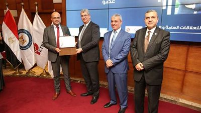 «بتروجت» تكرّم الفائزين فى المسابقة السنوية للأفكار المميزة وتشكّل لجنة لتطبيق الأبحاث