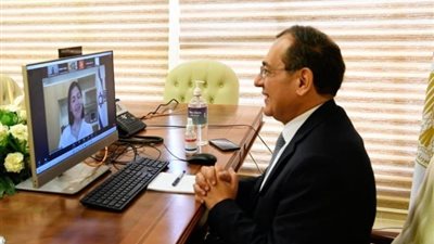 عبر اتصال هاتفي..