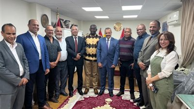 رئيس وقيادات 