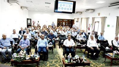 من حقول خالدة.. الملا يتابع خطط عمل عدد من شركات الإنتاج البترولى